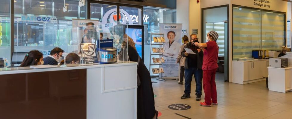 Türkiye investigates 19 health insurers over alleged premium fixing